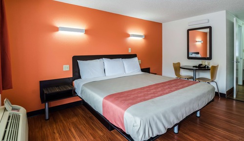 Deluxe Room, 1 King Bed, Smoking, Refrigerator & Microwave