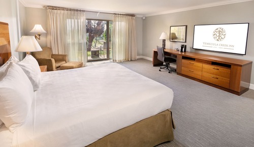 Deluxe Room, 1 King Bed (Sleeps 2, 3)