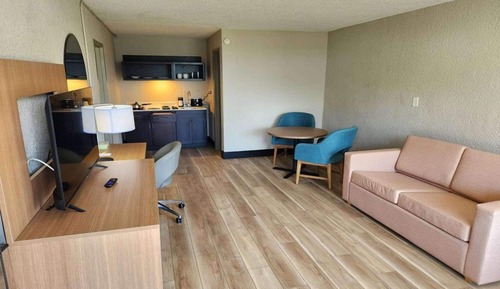 Suite, 2 Queen Beds, Non Smoking