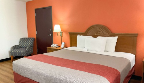Standard Room, 1 King Bed, Non Smoking