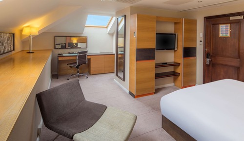 Deluxe Room, 1 King Bed