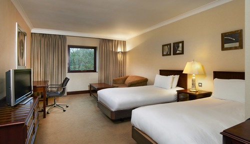 Hilton, 2 Twin Beds