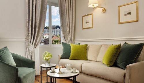 Junior Suite, Hill View