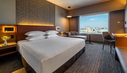 Club Room, 1 King Bed (Regency)