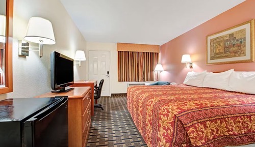 Standard Room, 1 King Bed, Smoking