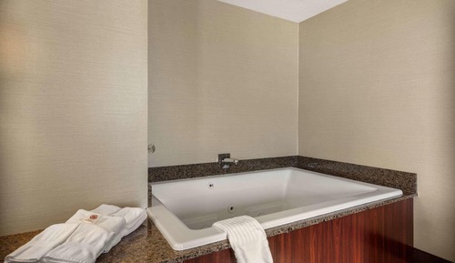 Suite, 1 King Bed with Sofa bed, Non Smoking, Jetted Tub