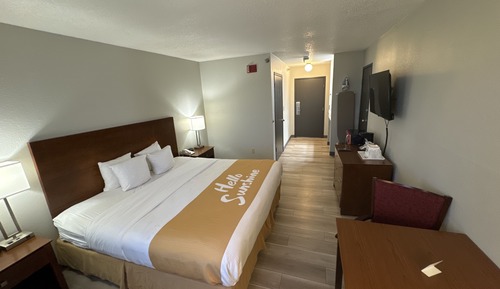 Standard Room, 1 King Bed