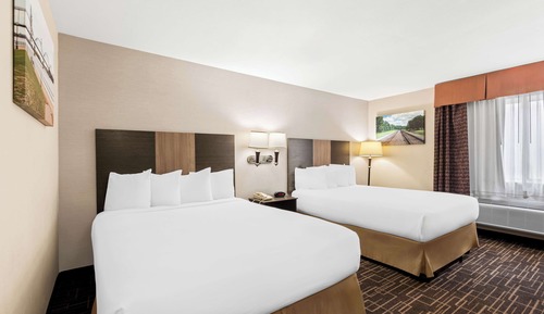 Standard Room, 2 Queen Beds, Accessible, Bathtub
