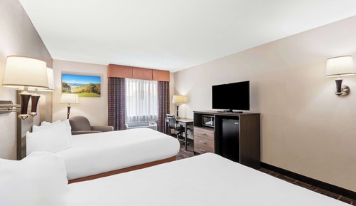 Standard Room, 2 Queen Beds, Non Smoking, Microwave
