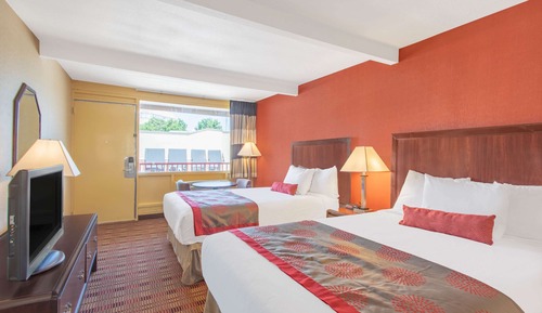 Double Room, 2 Double Beds