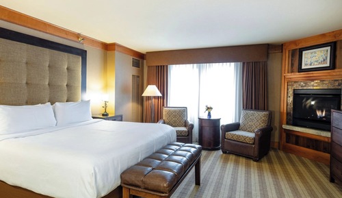 Deluxe Room, 1 King Bed, Fireplace (Premium King Fireplace)