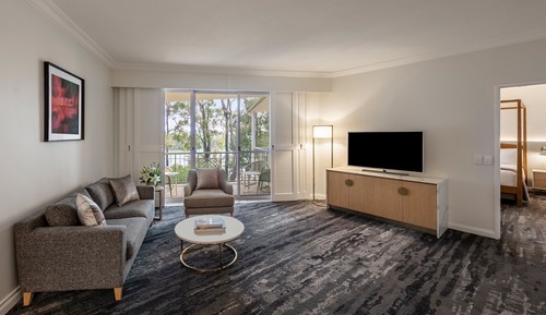 Suite, 1 King Bed with Sofa bed, Garden View (Homestead)