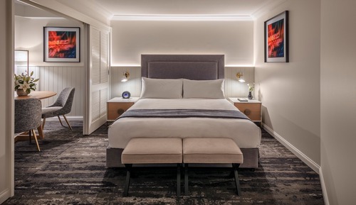 Suite, 1 King Bed with Sofa bed (Queenslander)