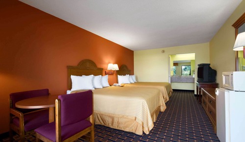 Standard Room, 2 Queen Beds, Smoking