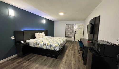 Deluxe Room, 1 King Bed, Non Smoking