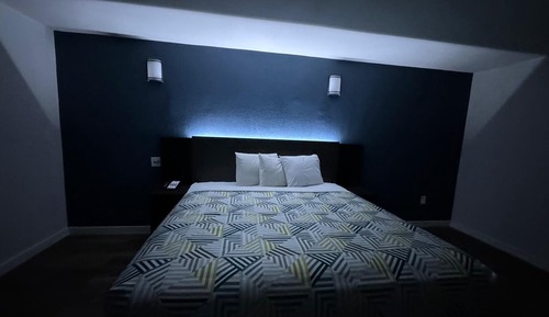 Deluxe Room, 1 King Bed, Non Smoking