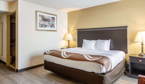 Suite, 1 King Bed, Accessible, Non Smoking