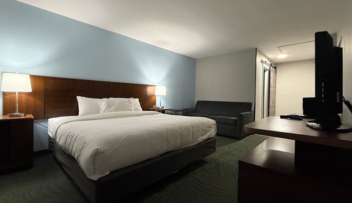 Deluxe Suite