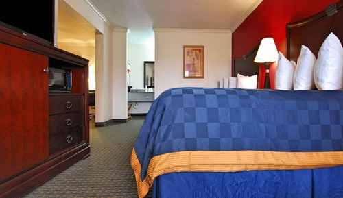 Room, Non Smoking (3 Queen Beds)