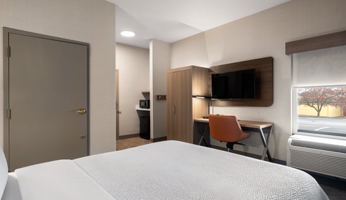 Standard Room, 1 Queen Bed, Accessible (Communications)
