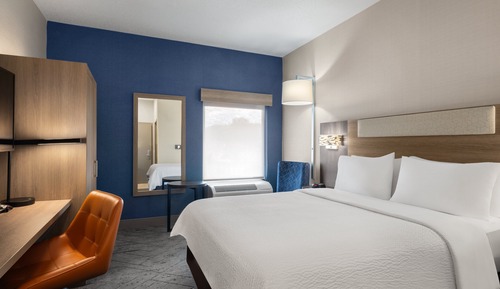 Standard Room, 1 Queen Bed (Walk-In Shower)