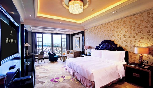 Deluxe King Room River View