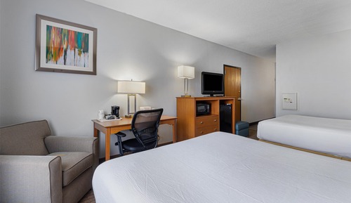 Standard Room, 2 Queen Beds, Accessible, Bathtub