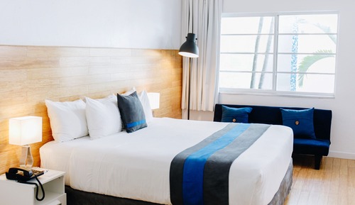 Standard Room, 1 Queen Bed