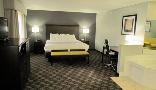 Honeymoon Suite, 1 King Bed, Non Smoking, Jetted Tub