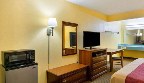 Standard Room, 1 King Bed, Smoking