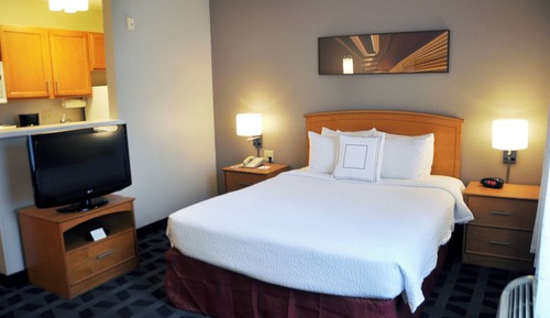 Studio, 1 Queen Bed with Sofa bed, Non Smoking (Mobility/Hearing Accessible, Tub)
