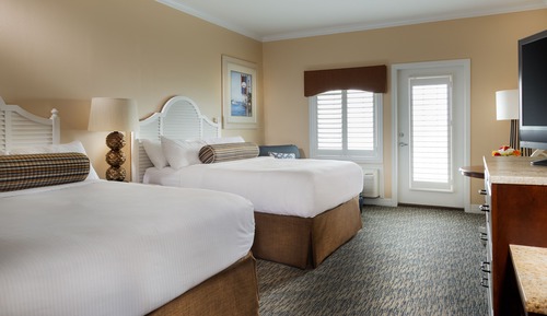 Standard Room, 2 Queen Beds, Bay View (Queen Bay View)