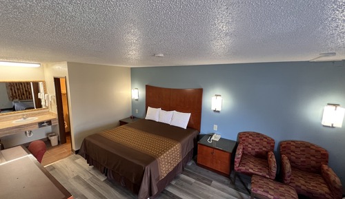 Standard Room, 1 King Bed, Non Smoking, Refrigerator & Microwave