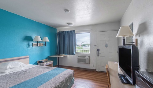 Standard Room, 1 Queen Bed, Smoking