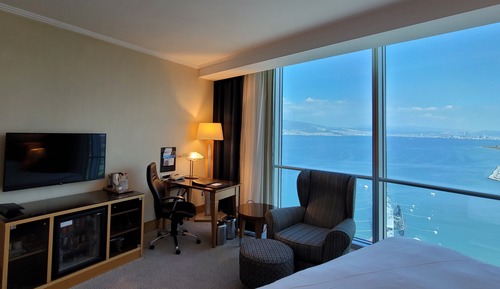 Club Room, 1 King Bed, Smoking, Sea View