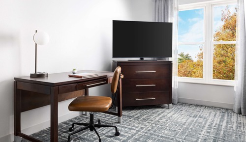 Suite, 1 King Bed, Accessible (Hearing)