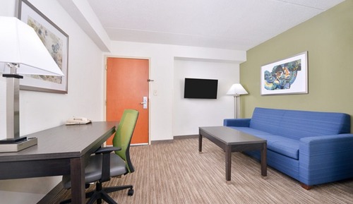 Suite, 1 King Bed with Sofa bed (Wet Bar)
