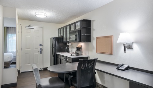 Studio Suite, 1 Queen Bed, Accessible (Mobility Tub)
