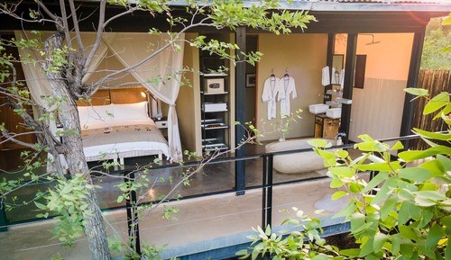 Luxury Treetop Space