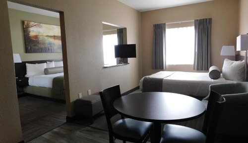 Standard Suite, Multiple Beds, Non Smoking