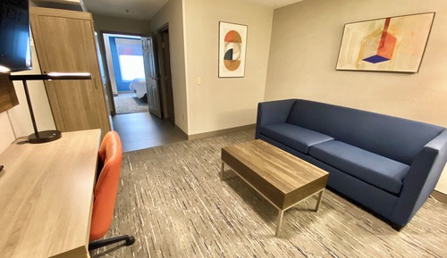 Suite, 1 Bedroom (Walk-In Shower)