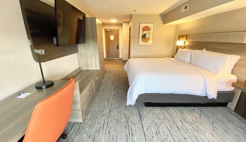 Standard Room, 1 King Bed (Walk-In Shower)