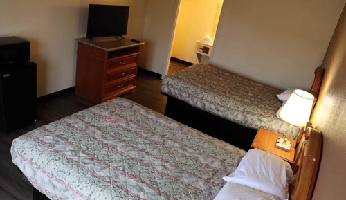 Double Room, Smoking