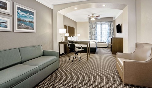 Suite, 1 King Bed, Non Smoking