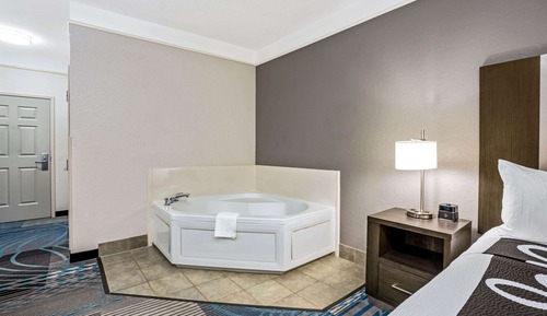 Deluxe Room, 1 King Bed, Non Smoking