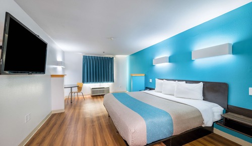 Deluxe Room, Multiple Beds, Non Smoking, Kitchenette