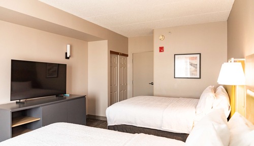 Suite, 2 Queen Beds, Accessible, Bathtub