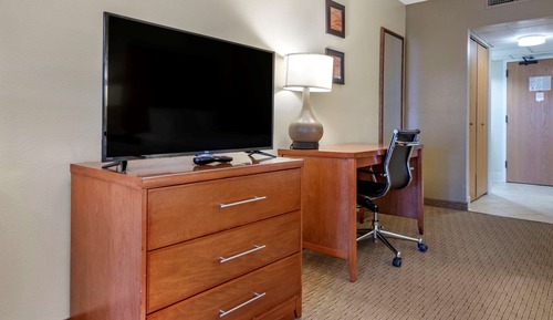 Suite, Multiple Beds, Non Smoking, Pool View (Upgrade)