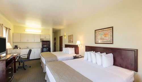 Standard Room, 2 Queen Beds, Non Smoking