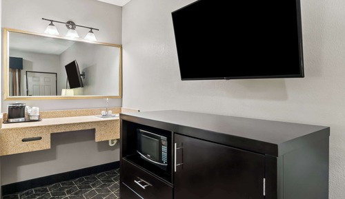 Standard Room, 1 King Bed, Non Smoking, Jetted Tub